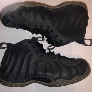 Foamposite stealth size 9